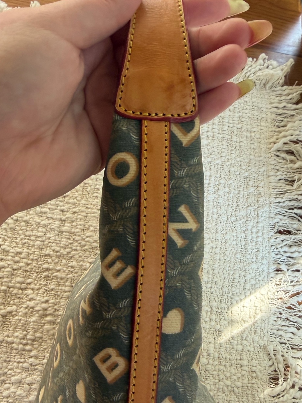 VINTAGE Dooney & Bourke Logo-Print Hobo with Tan Trim - Picture 4 of 7